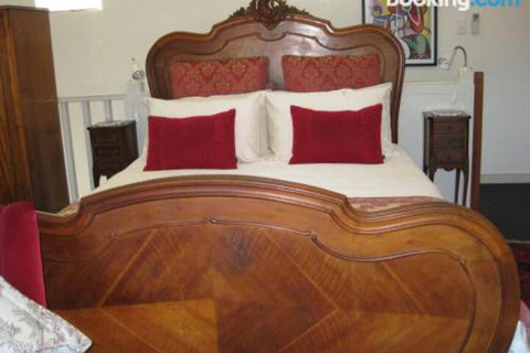 Three Chimneys Bed & Breakfast Boutique Guest House - Events Australia 5