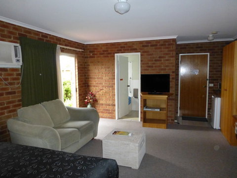 Inverloch Central Motor Inn - Events Australia 5