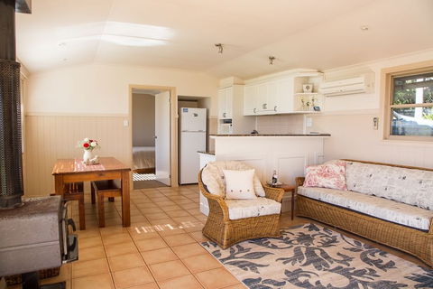Hillview Cottages - Accommodation Europe 5
