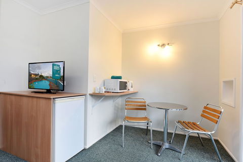 Motel In Nambour - Tourism Bookings 6