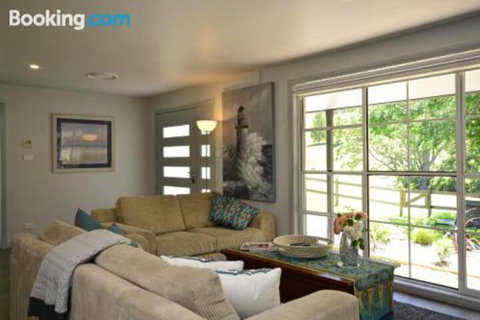 Whispers At Cedar Grove - Events Australia 0