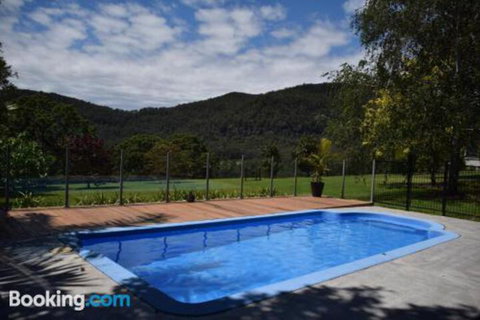 Whispers At Cedar Grove - Events Australia 2