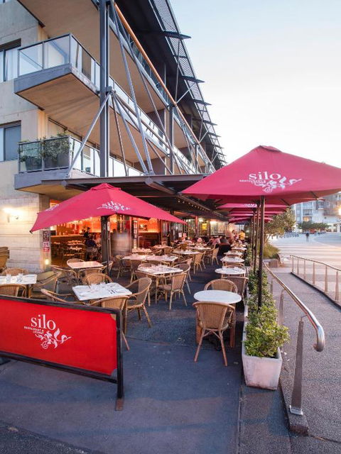 Honeysuckle Executive Suites - Accommodation Europe 1