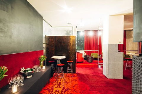 Temperance Hotel - Accommodation Europe 0