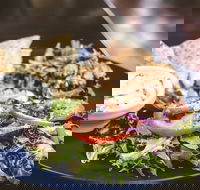 Food On The Hill - Accommodation Europe
