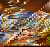 Henrys - Tourism Bookings