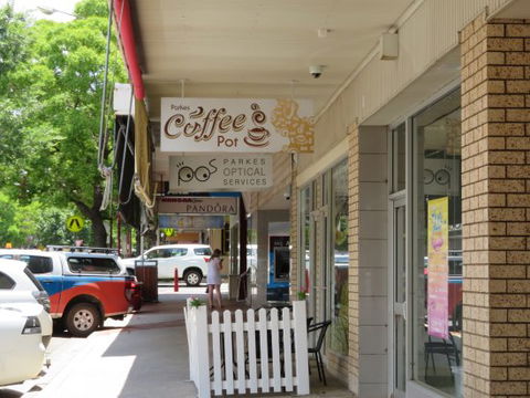Parkes Coffee Pot - Accommodation Europe 0