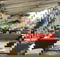 Tradewinds Hotel - Bar and Bistro