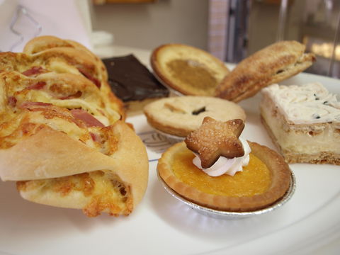 AJ's Hotbake - Accommodation Europe 0