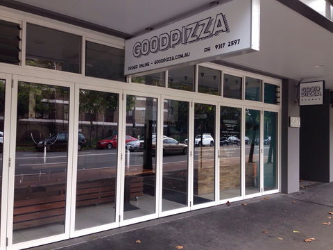 Finger Lick'n Hayes Chix - Events Australia 0