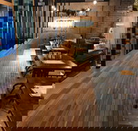 Leaf Cafe - Accommodation Europe