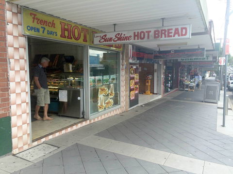 Long Sunshine Hot Bread - Accommodation Europe 0