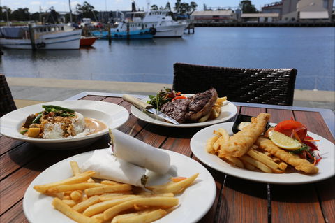 Hooked Restaurant And Grill - Accommodation Europe 0