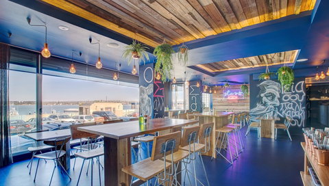 STAV'S - DRINKS, EATS & BEATS - Events Australia 0