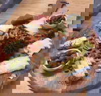 The Long Yard Larder - Accommodation Europe