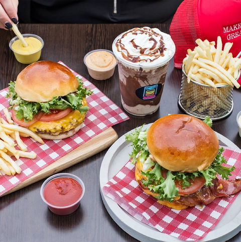 Cheezy Burgers - Tourism Bookings 2