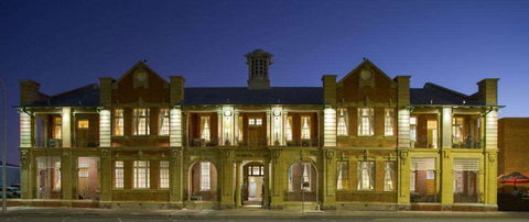Quality Regent Hotel - Accommodation Europe 0