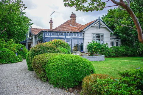 Pins On Lurline - Events Australia 0