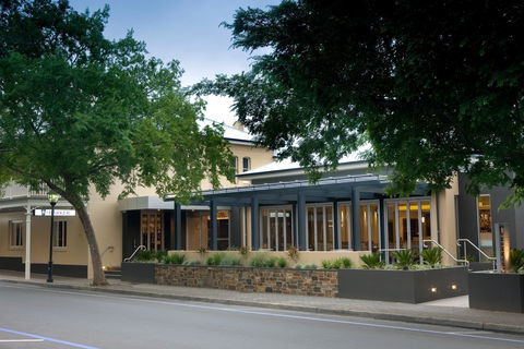 The Barker Hotel - Accommodation Europe 0