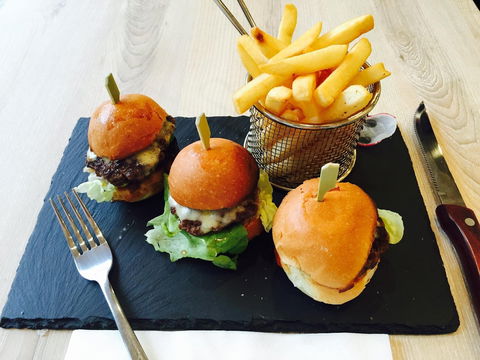 JJ's Cafe Restaurant - Accommodation Europe 0