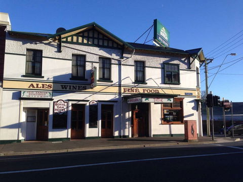 The Royal Oak - Accommodation Europe 0