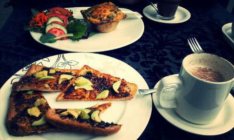 Artee Cafe - Accommodation Europe 0