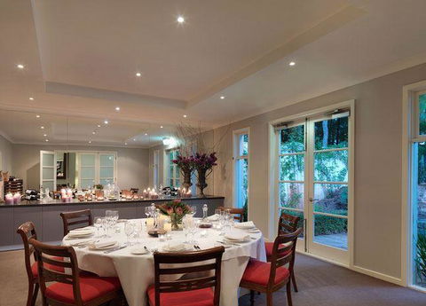 Linden Tree At Lindenderry - Events Australia 8