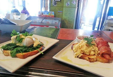 Agatha's Licensed Cafe - Accommodation Europe 7