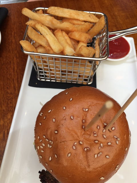 Adelphi Grill - Accommodation Europe 8