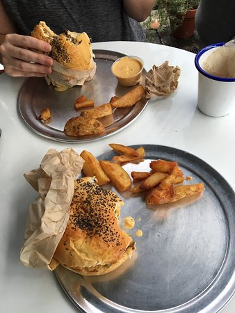 Burger Frank - Tourism Bookings 0