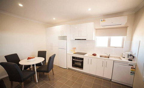 Papou's Kitchen Cafe - Events Australia 5