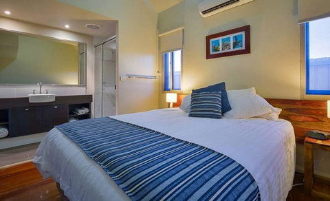 Papou's Kitchen Cafe - Events Australia 7