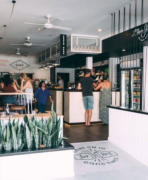 Main Street Burger Bar - Accommodation Europe 4