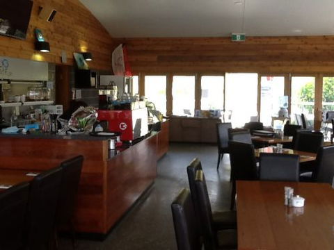 Fat Fish Beachfront Bistro - Tourism Bookings 3