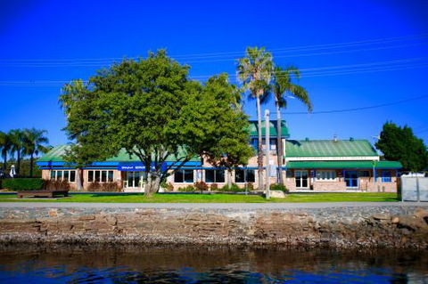 Tea Gardens Hotel–Motel - Accommodation Europe 0
