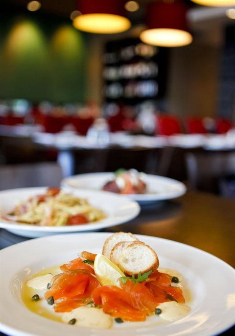 Renzo's Bar Cafe Italiano - Tourism Bookings 5