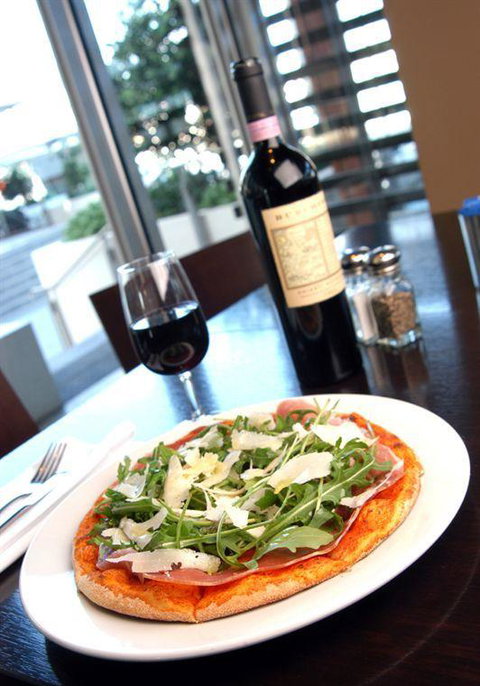 Renzo's Bar Cafe Italiano - Tourism Bookings 7