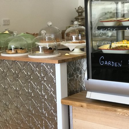 Cinnamon And Cherry - Events Australia 0