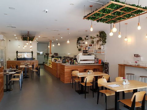The Broadway Eatery - Accommodation Europe 0