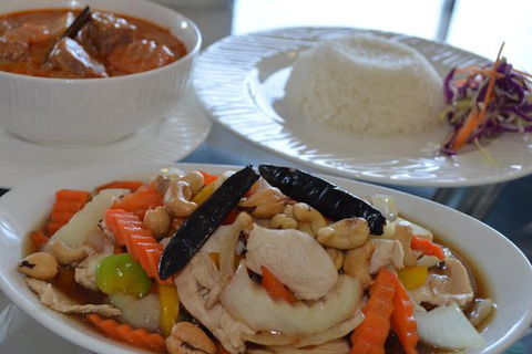 Wii's Thai Cafe & Takeaway - Tourism Bookings 0