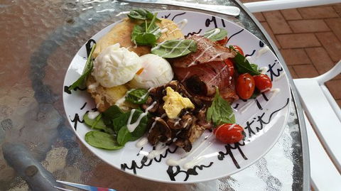 Along Came Henry - Events Australia 0