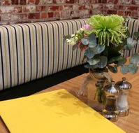 Zeea's Eatery - Brickworks - Accommodation Europe