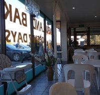 New land Bakery cafe
