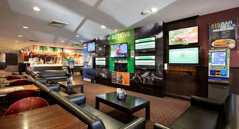 Nightcap at Ashley Hotel - Tourism Bookings 4