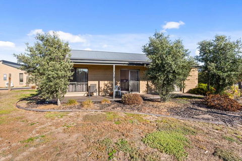 Quality Suites Point Cook Seasons 5 - Tourism Bookings 2