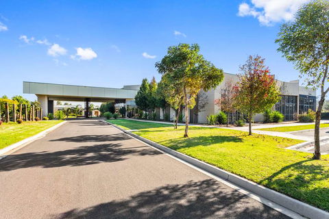 Quality Suites Point Cook Seasons 5 - Tourism Bookings 4