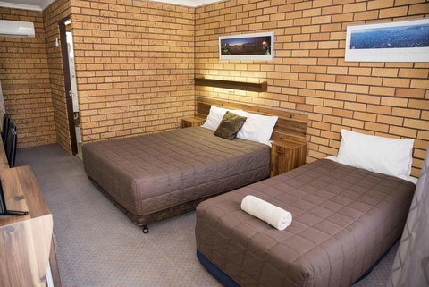 Coastal Bay Motel - Events Australia 6