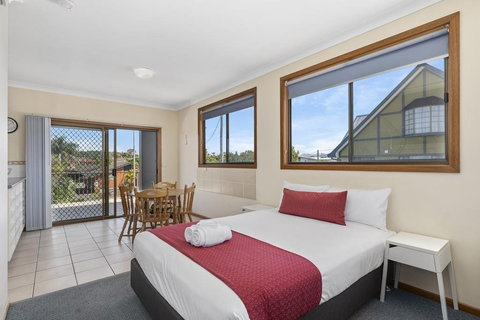 Coastal Bay Motel - Events Australia 9