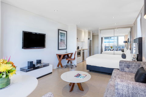 Meriton Suites Broadbeach - Events Australia 0