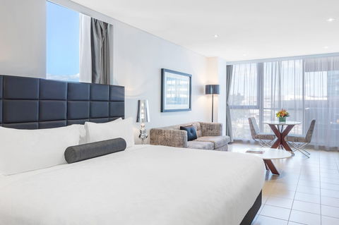 Meriton Suites Broadbeach - Events Australia 1